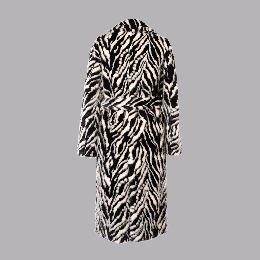 人造毛翻領(lǐng)長(zhǎng)款外套